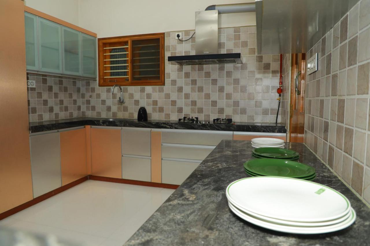 Hill View Paradise - 2Bhk'S & Rooms - A Golden Group Of Premium Home Stays - Tirupati Exterior foto